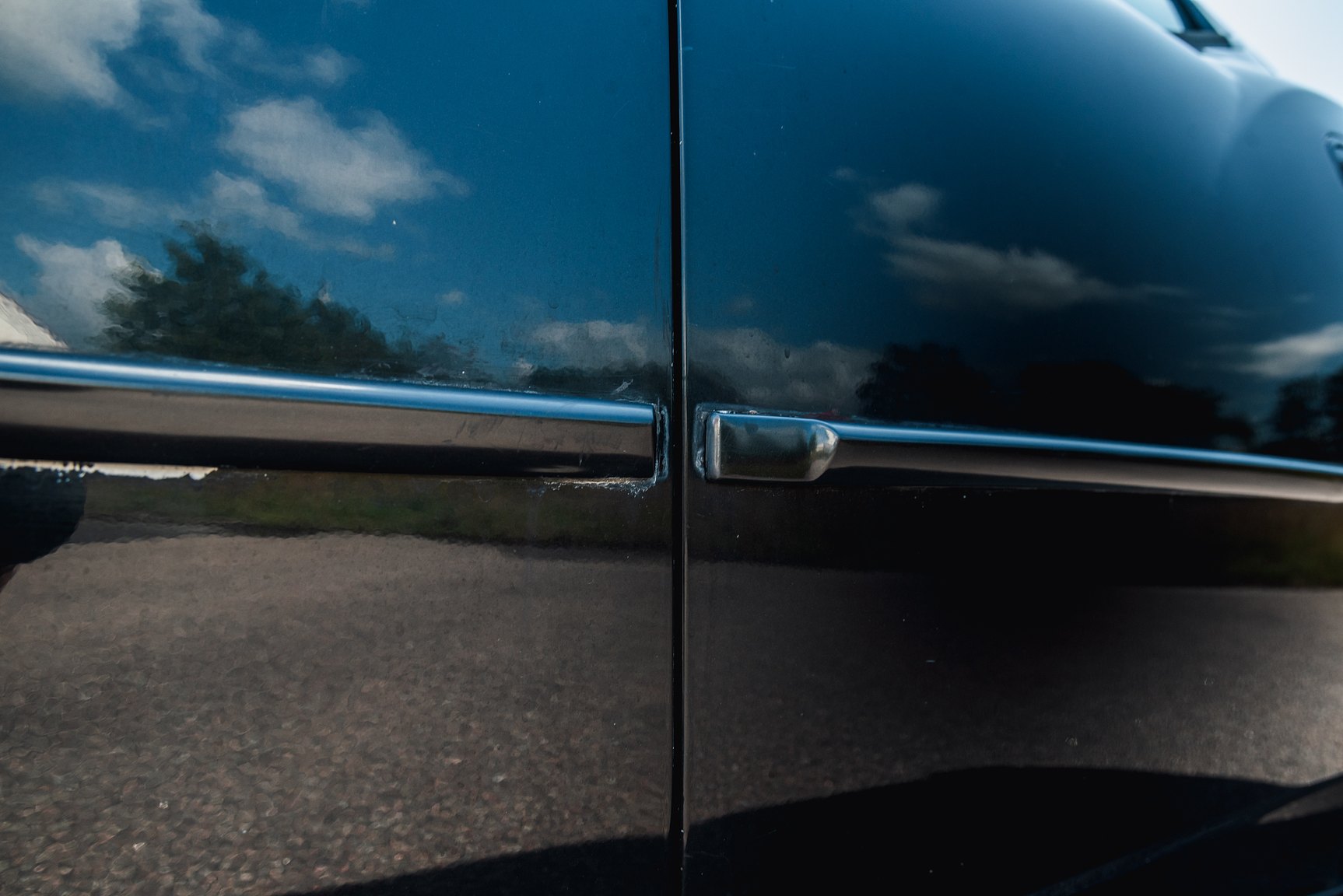 Exterior image of 2007 Dodge Charger 5.7 V8 HEMI 