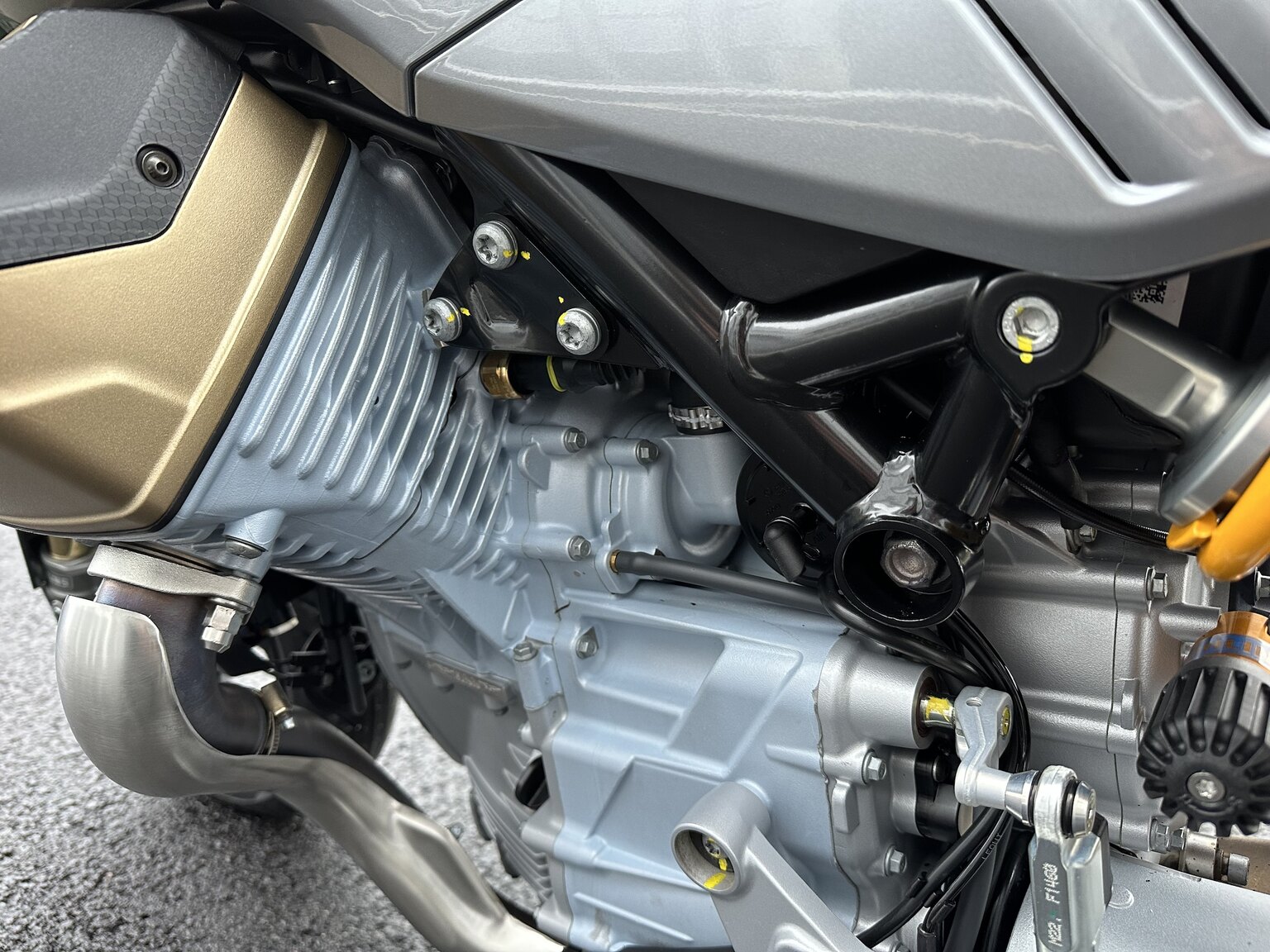Image of 2023 Moto Guzzi V100 Mandello S mechanics (15)