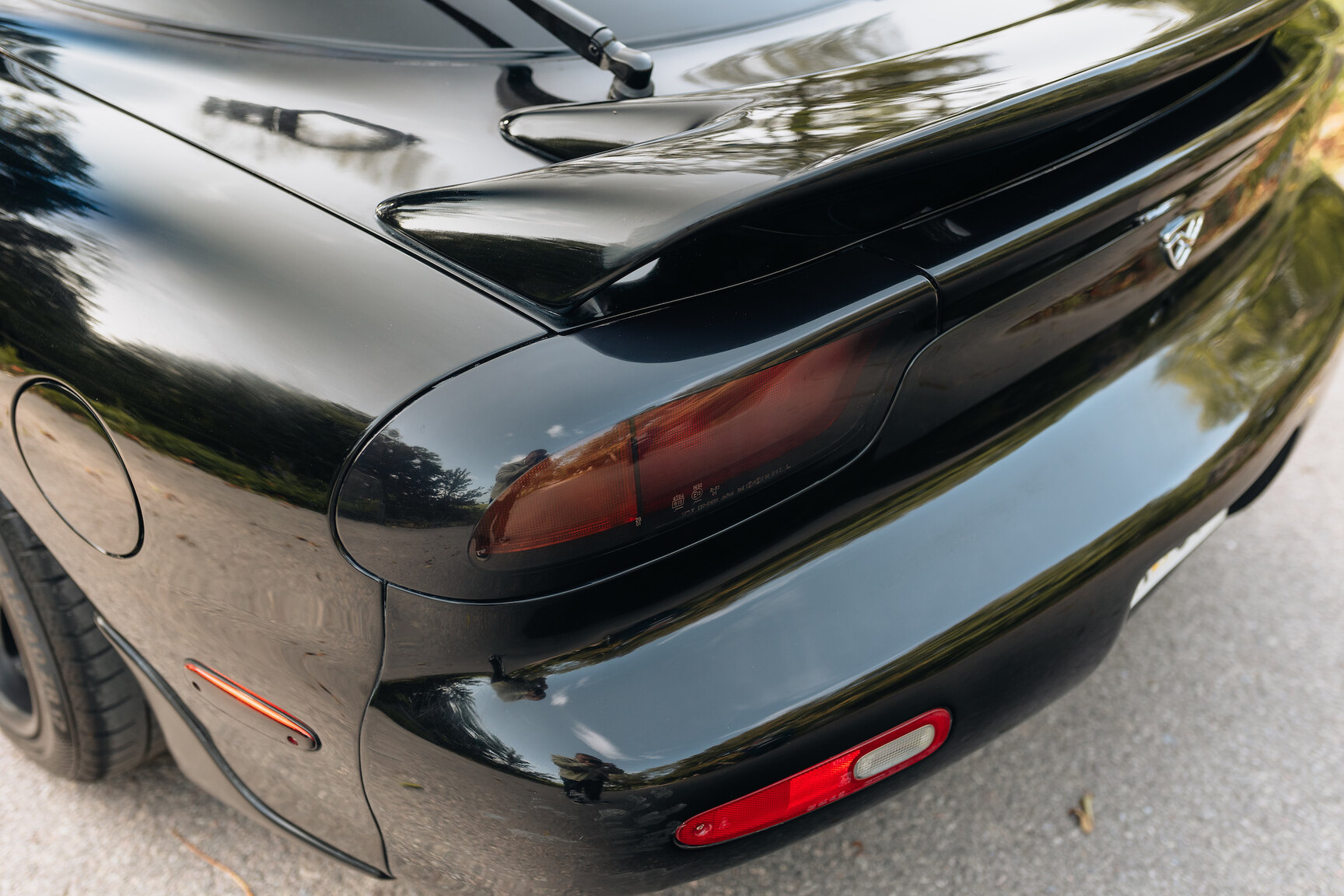 Exterior image of 1994 Mazda RX7 (29)