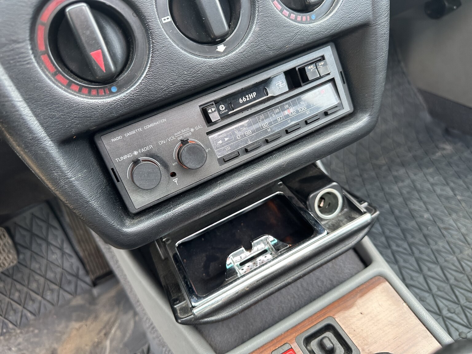 Interior image of 1988 Mercedes-Benz 190 E