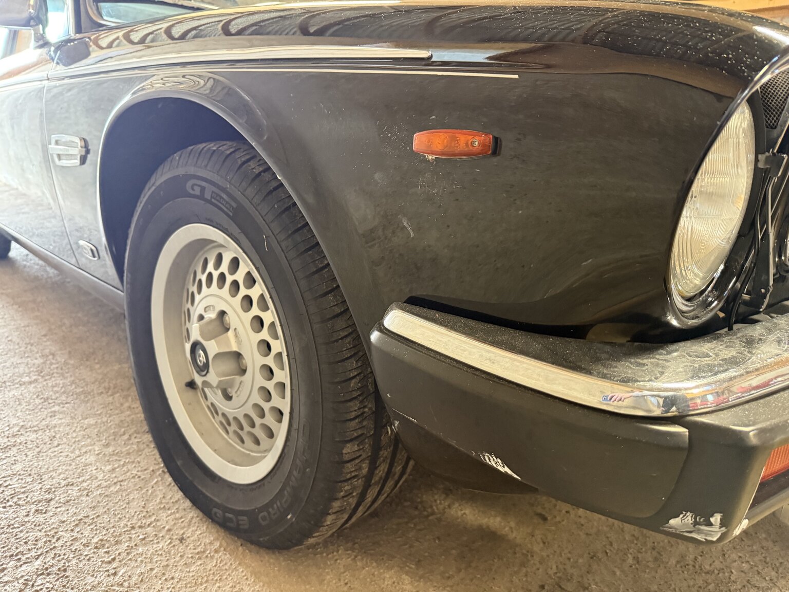 Aussenfoto 1990 Jaguar Daimler Double six