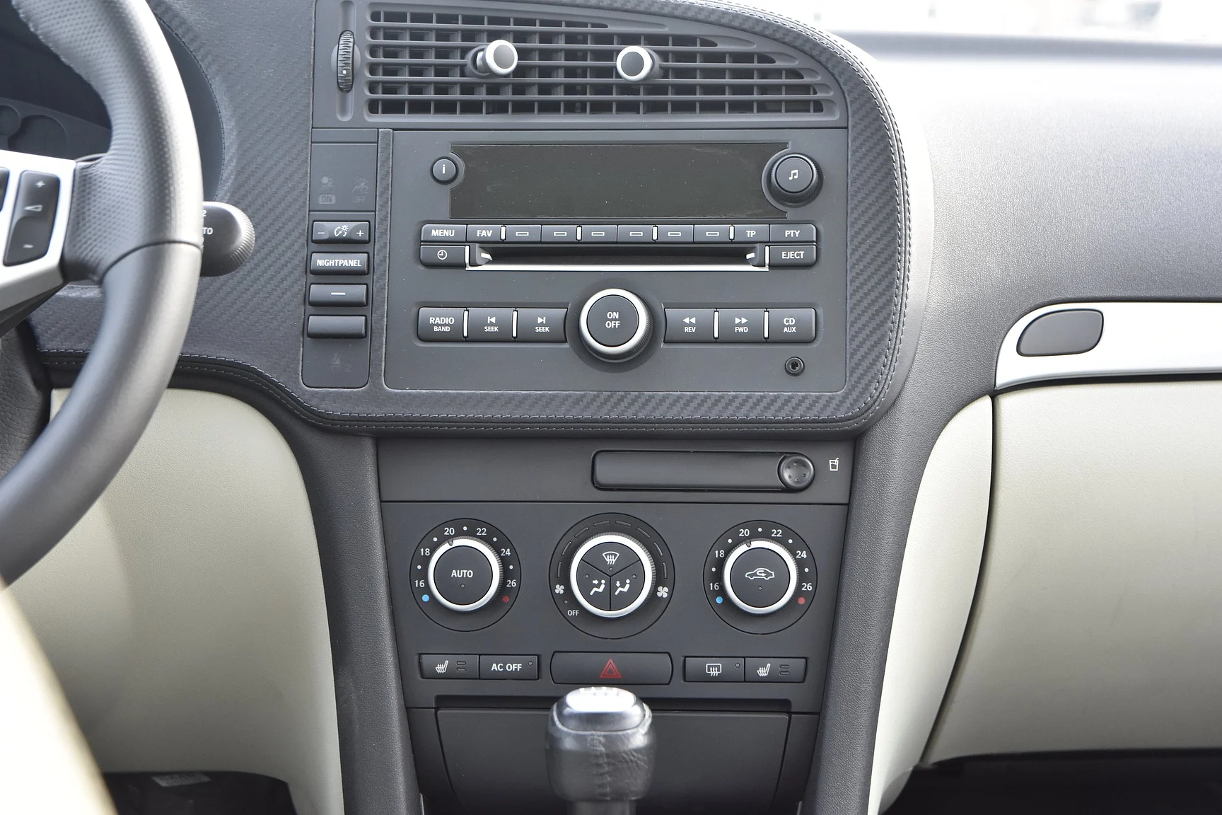 Interior image of 2014 Saab 9-3 Aero Hirsch Edition (10)