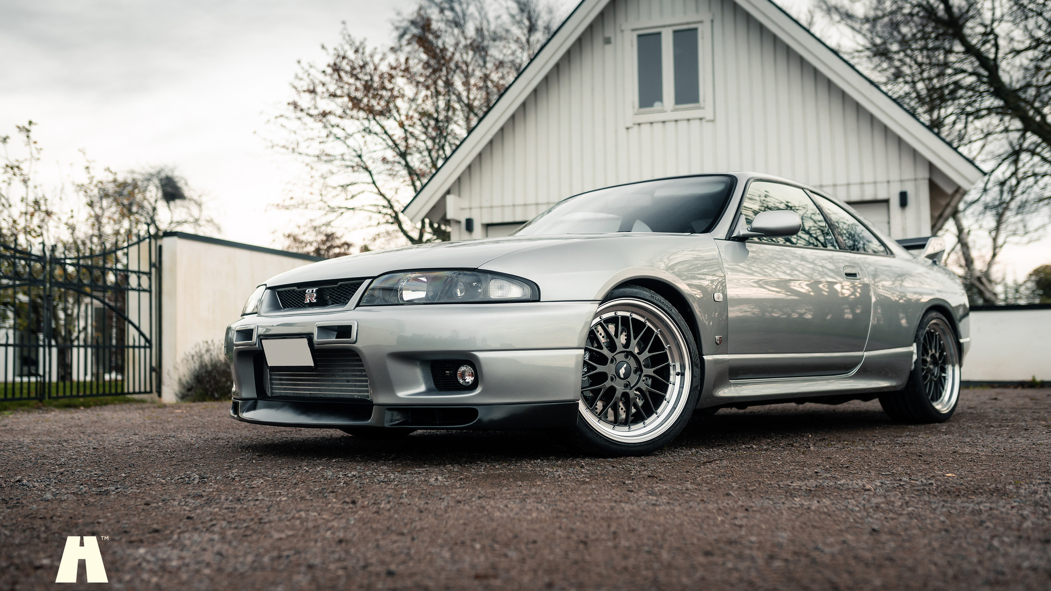 Exterior image of 1996 Nissan Skyline R33 GT-R