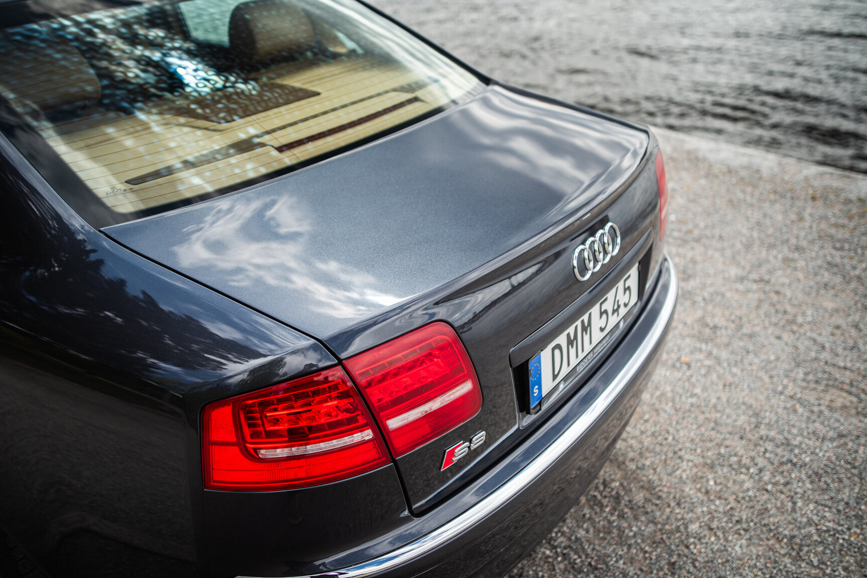 Exterior image of 2009 Audi S8 5.2 V10 FSI Quattro