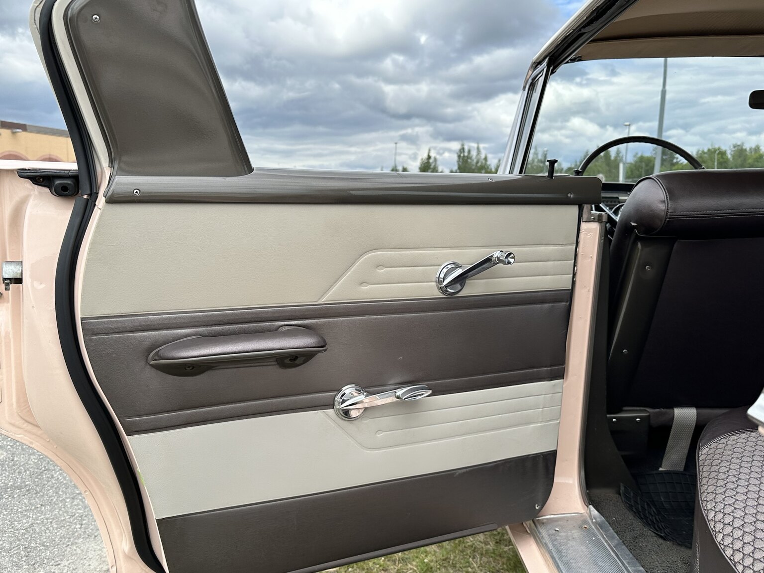 Interior image of 1959 Mercury Monterey 4-door Hardtop Cruiser