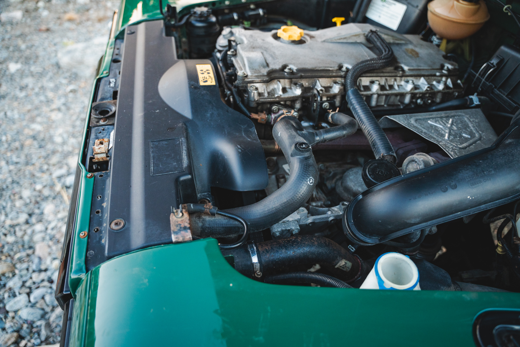 Image of 2003 Land Rover Defender TD5 90 Pickup (17) mechanics