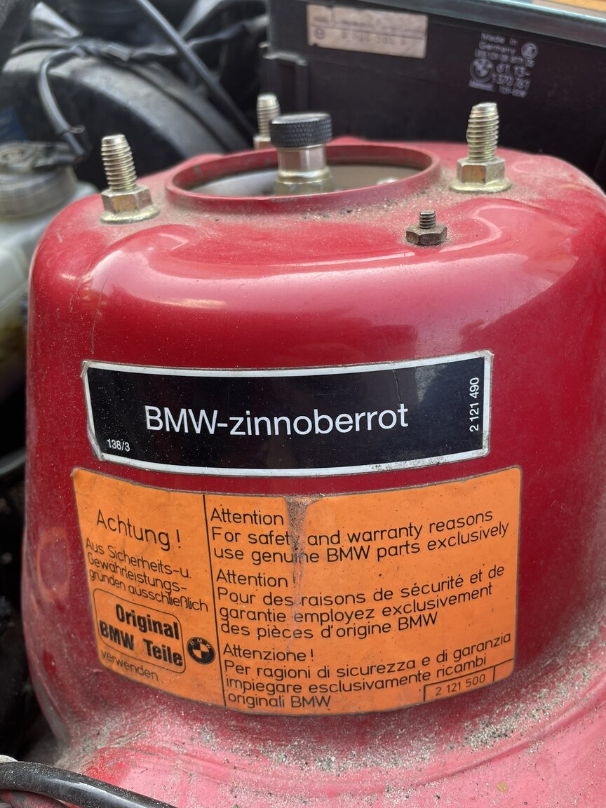 Image of 1987 BMW 320i mechanics