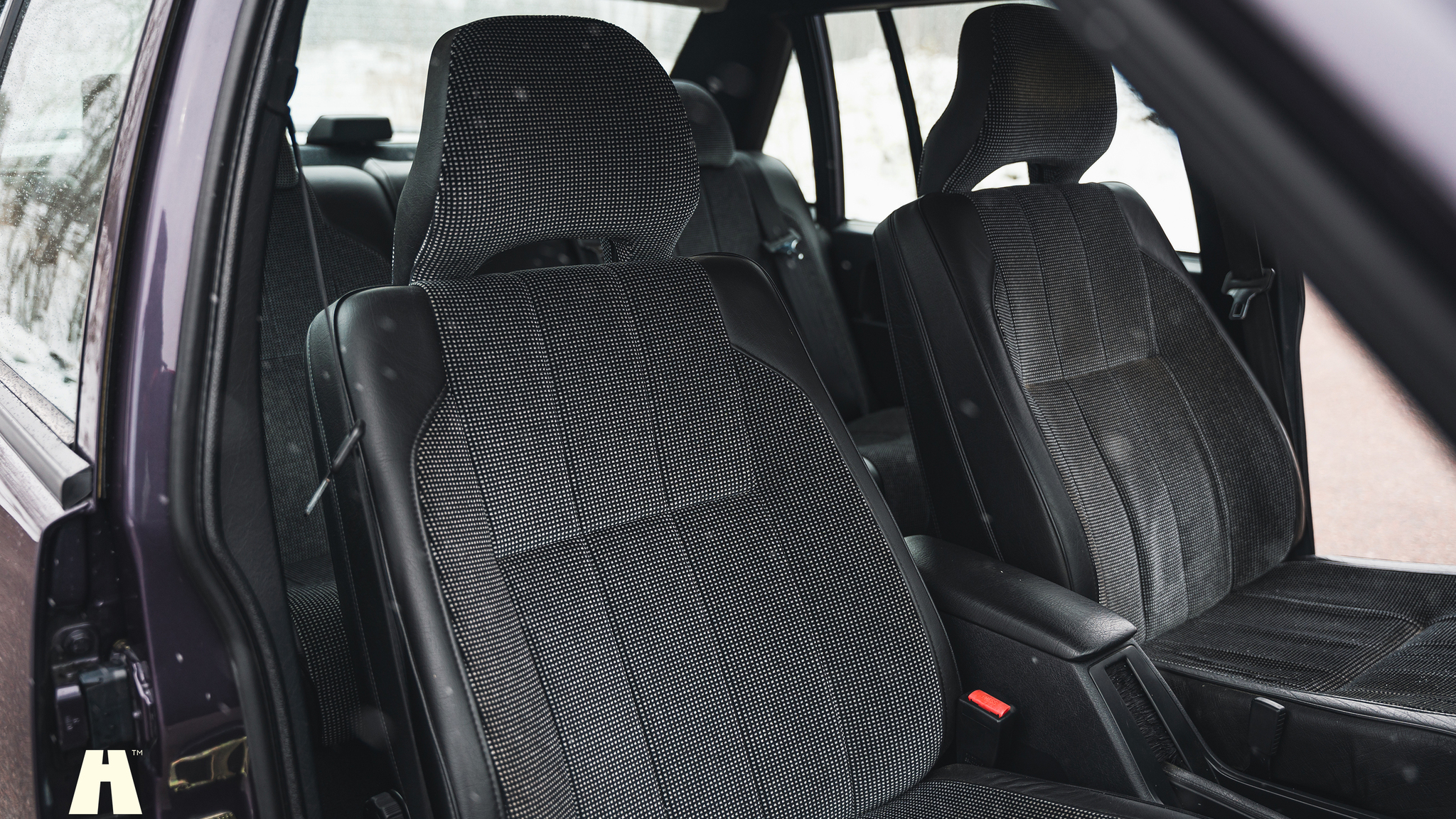 Interior image of 1995 Volvo 940 SE