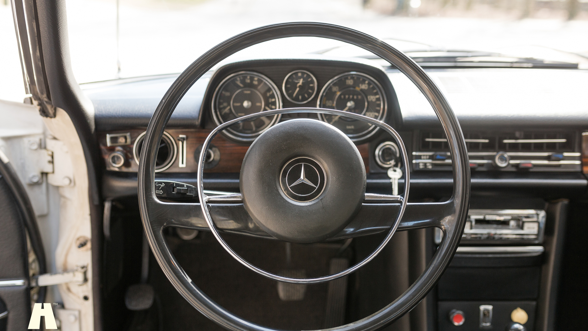 Interiörbild 1970 Mercedes 250 CE