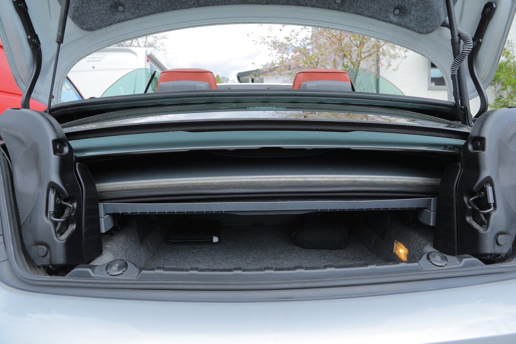 Interior image of 2008 BMW 325D Cabriolet (55)