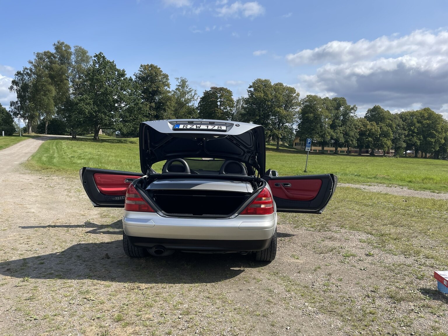 Exteriörbild på 1998 1998 MERCEDES BENZ SLK 230 