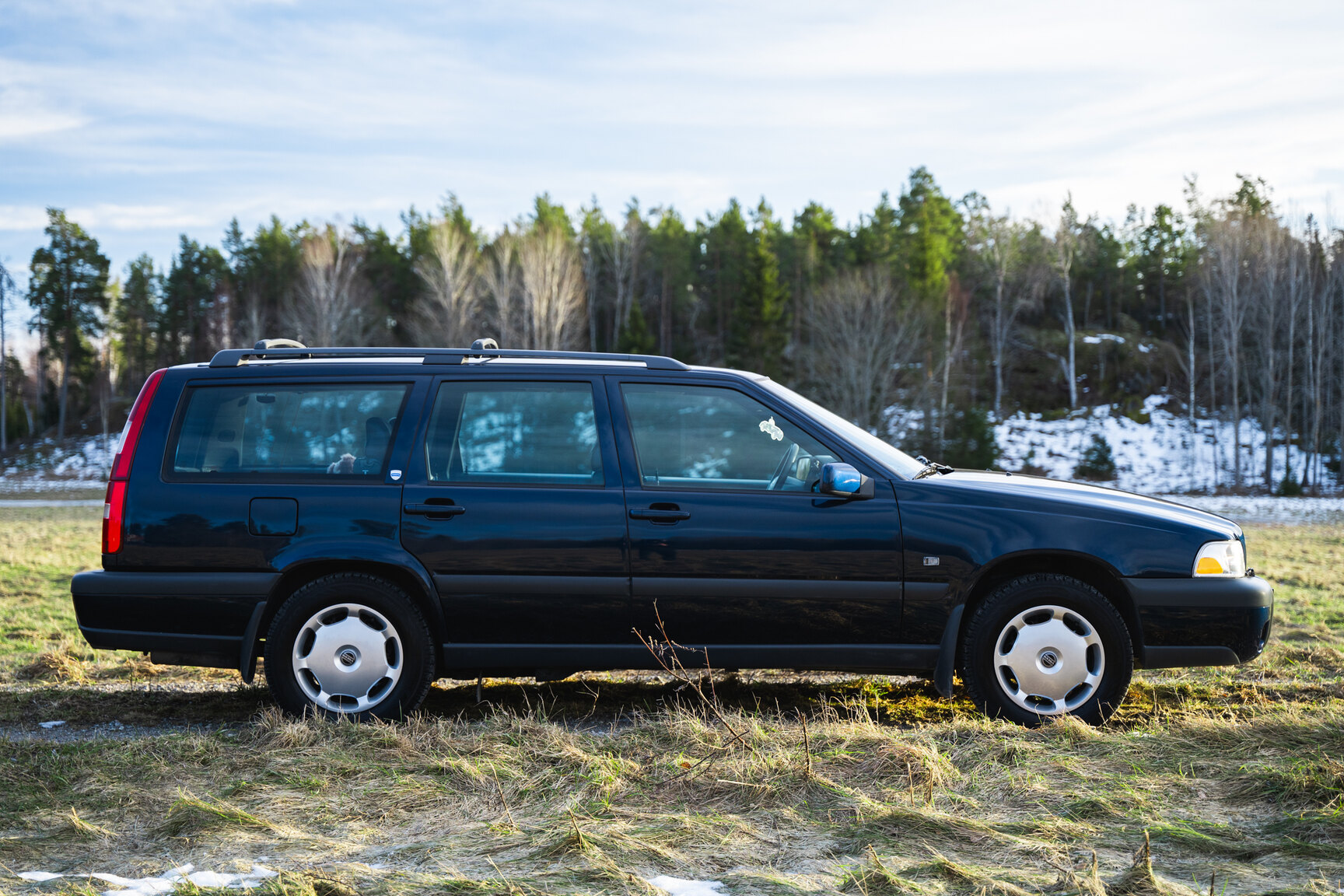 Exteriörbild på 2000 Volvo V70 XC