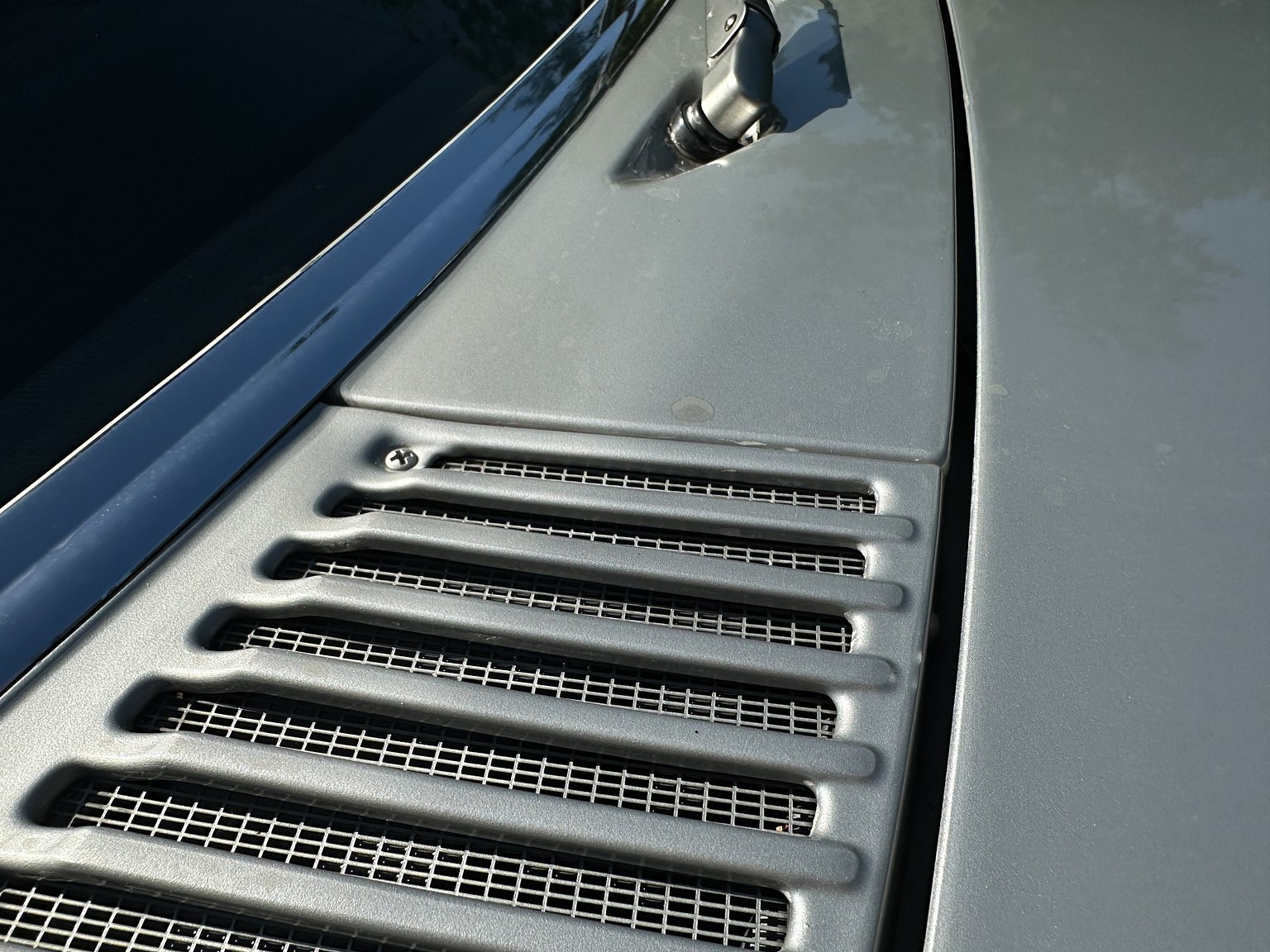 Exterior image of 1972 Mercedes-Benz 350 SL
