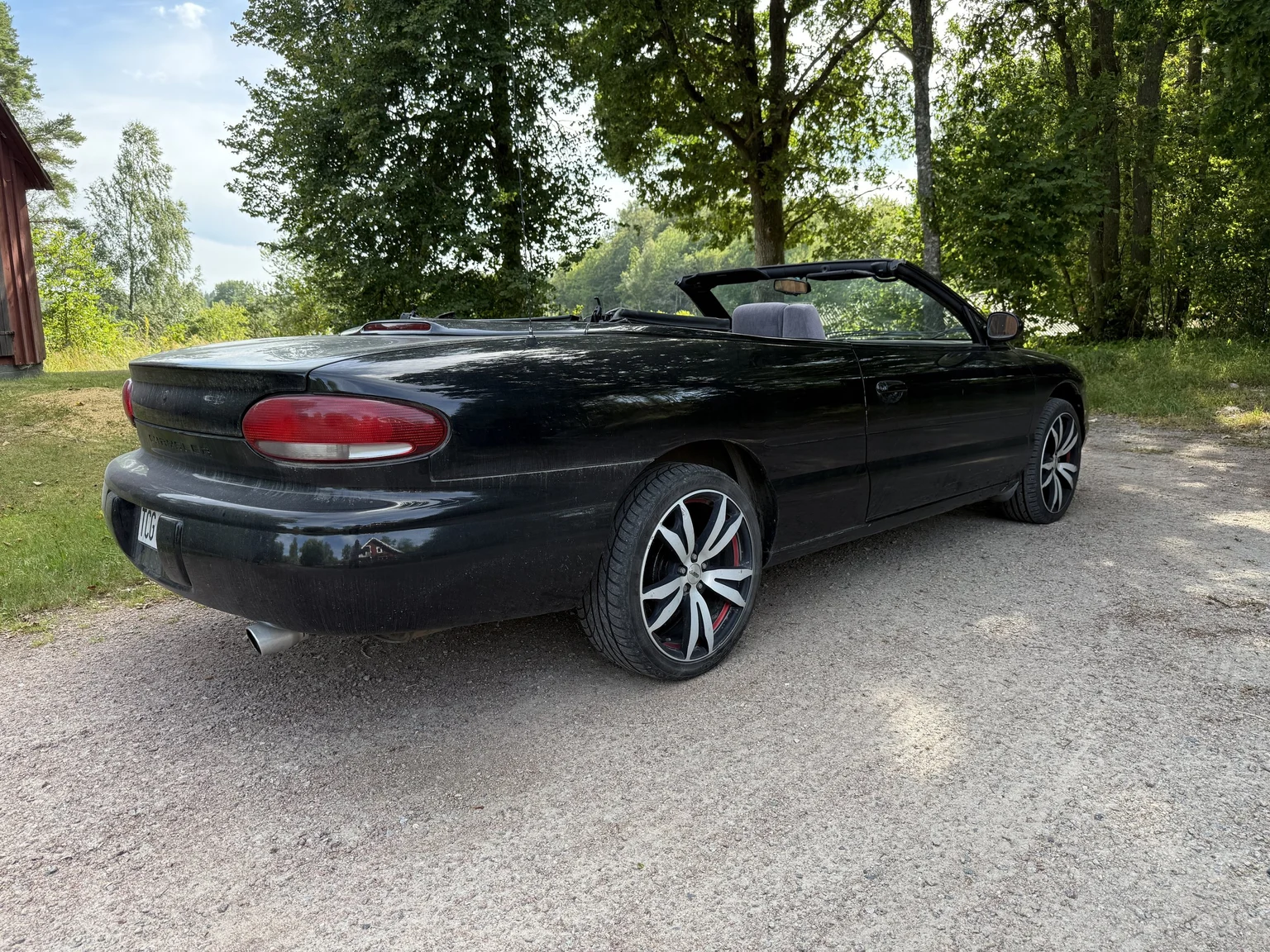 Exterior image of 1997 Chrysler Sebring Cabriolet (5)