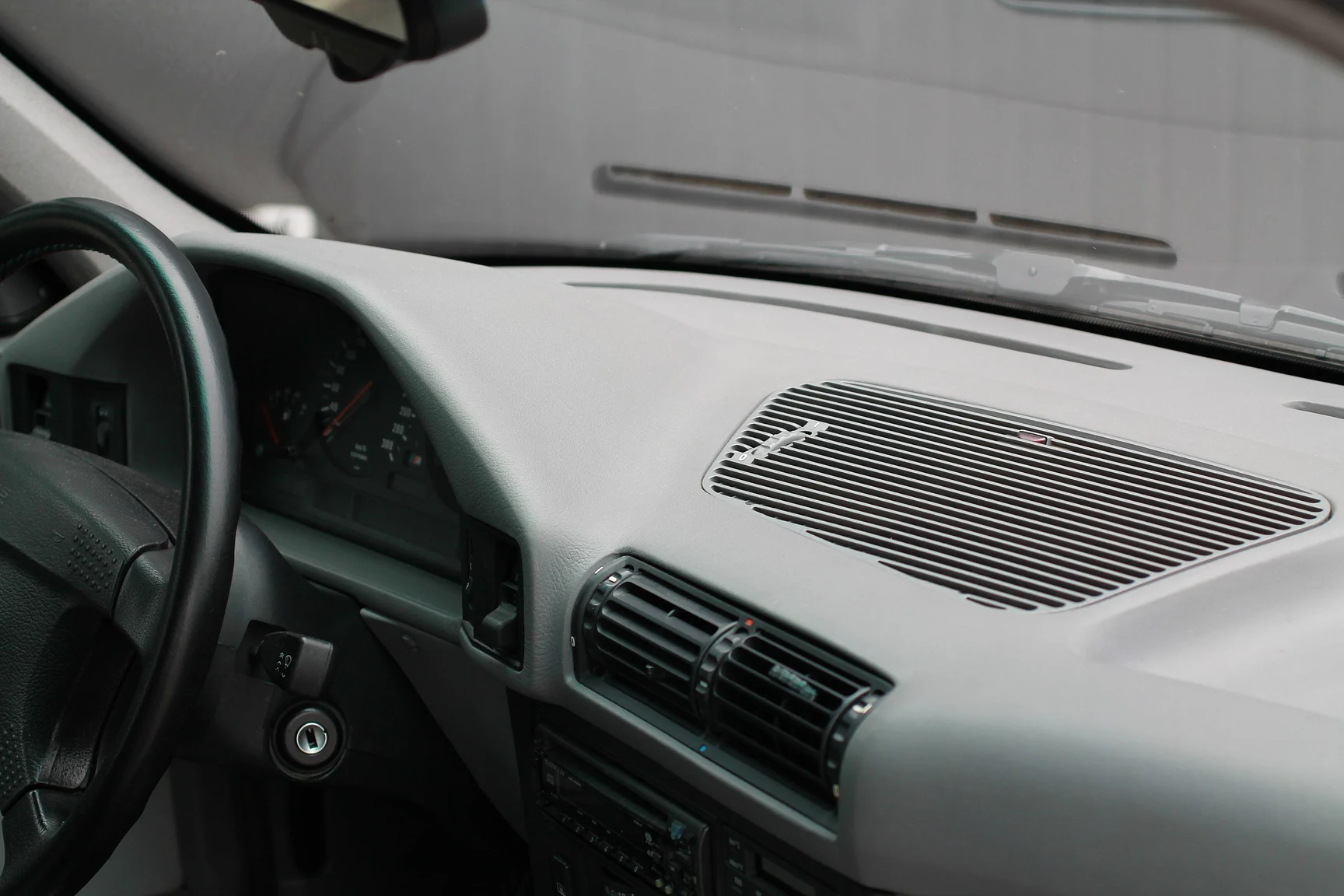 Interior image of 1993 BMW M5 Touring 3.8 Manual (82)