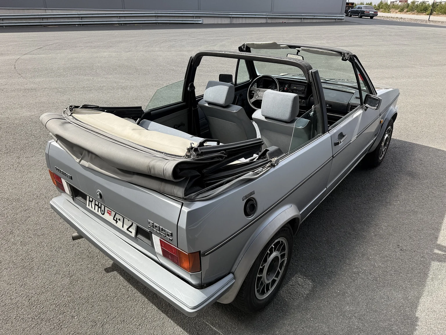Exterior image of 1987 VW Golf Cabriolet (44)