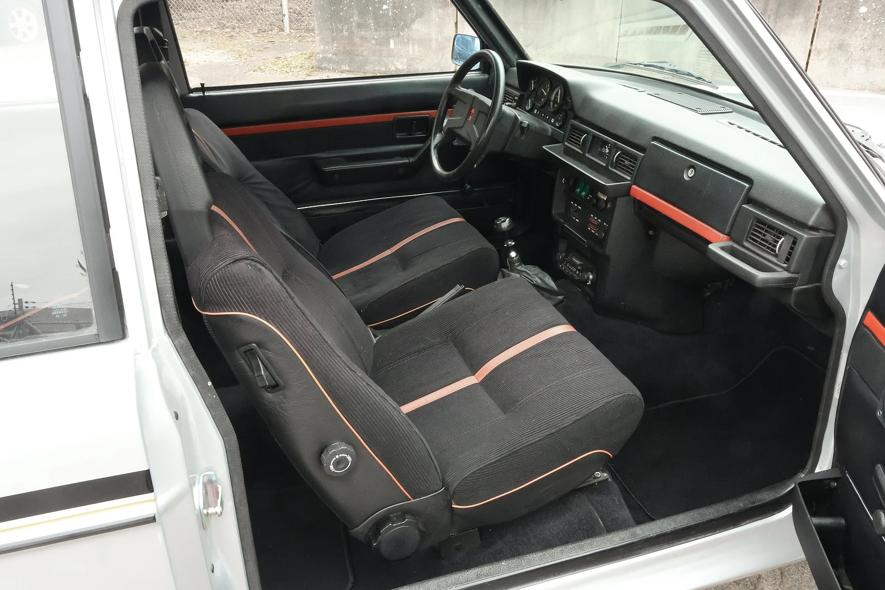 Interior image of 1978 Volvo 242 GT (8)