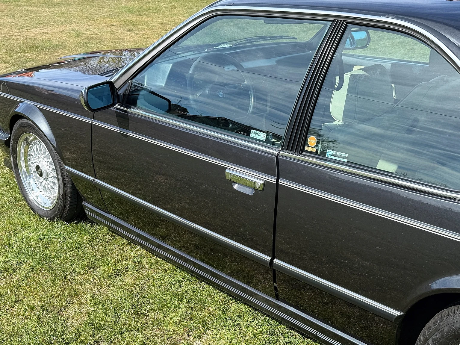 Exterior image of 1985 BMW 635 CSiA (E24) (44)