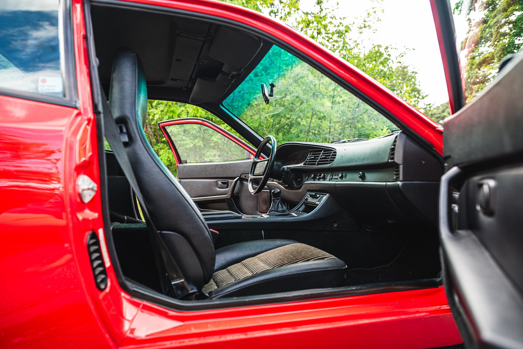 Interior image of 1988 Porsche 944