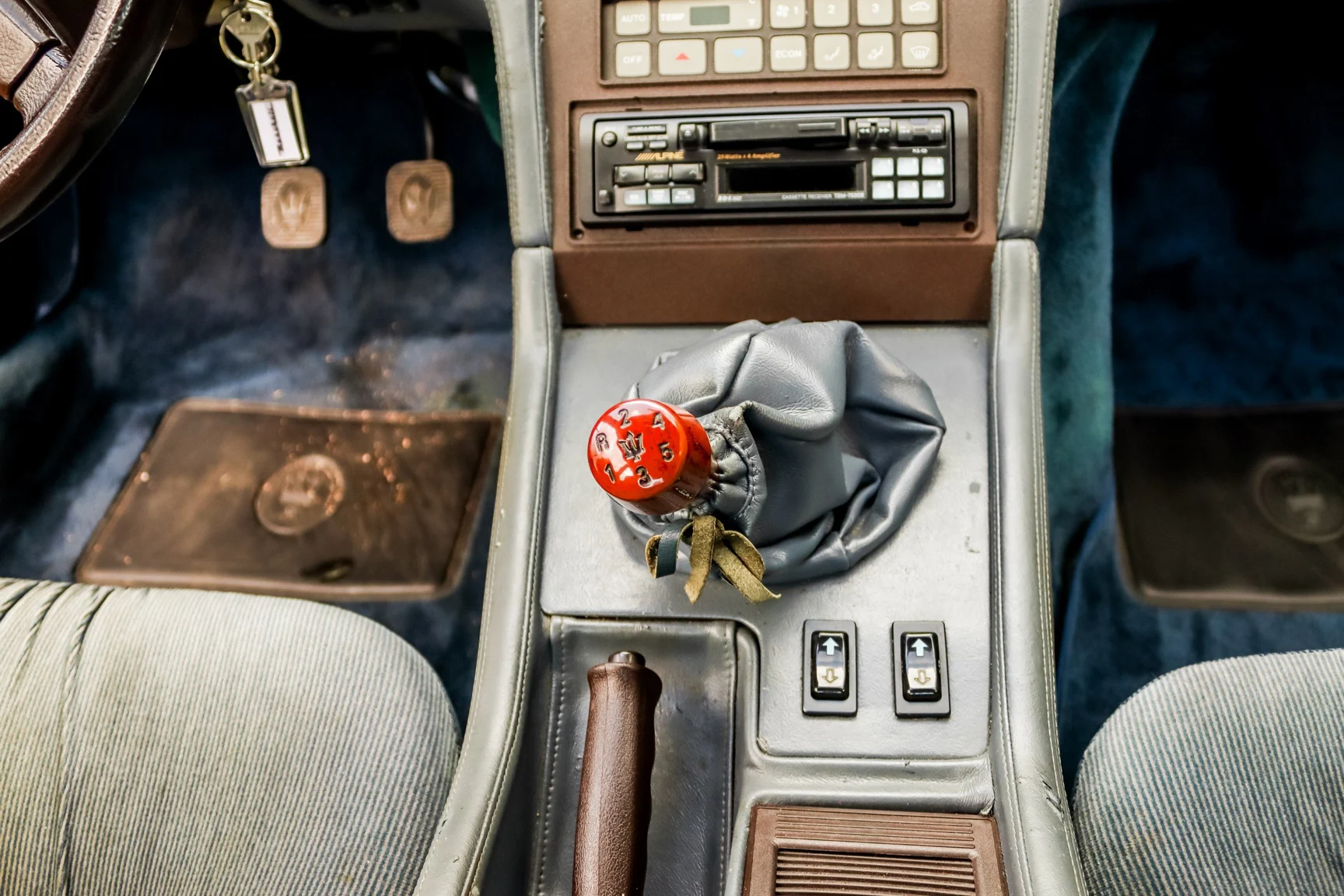 Innenraumfoto von 1987 Maserati Biturbo i (31)