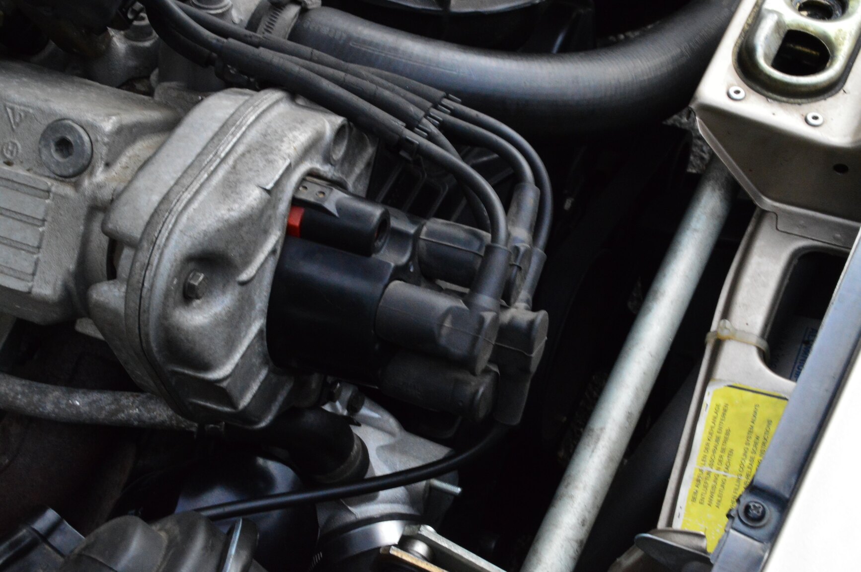 Image of 1986 Porsche 944 Coupé mechanics