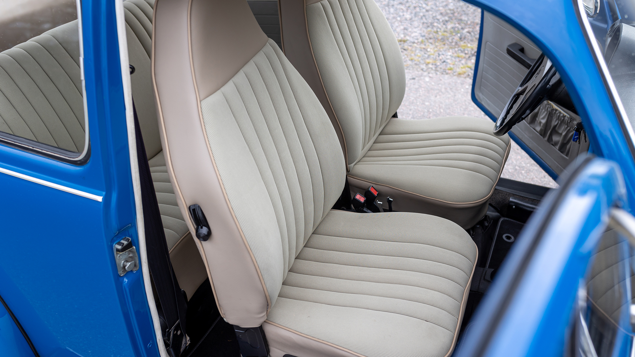 Interior image of 1973 Volkswagen Beetle 1303S 1600 (6)