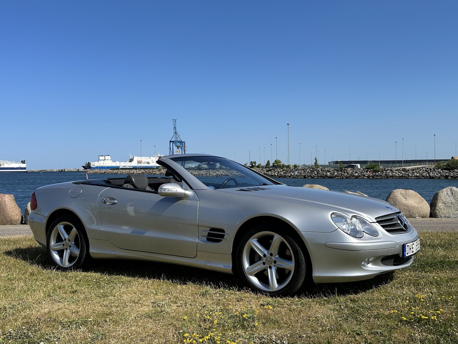 Exteriörbild på 2002 Mercedes SL 500 (2)
