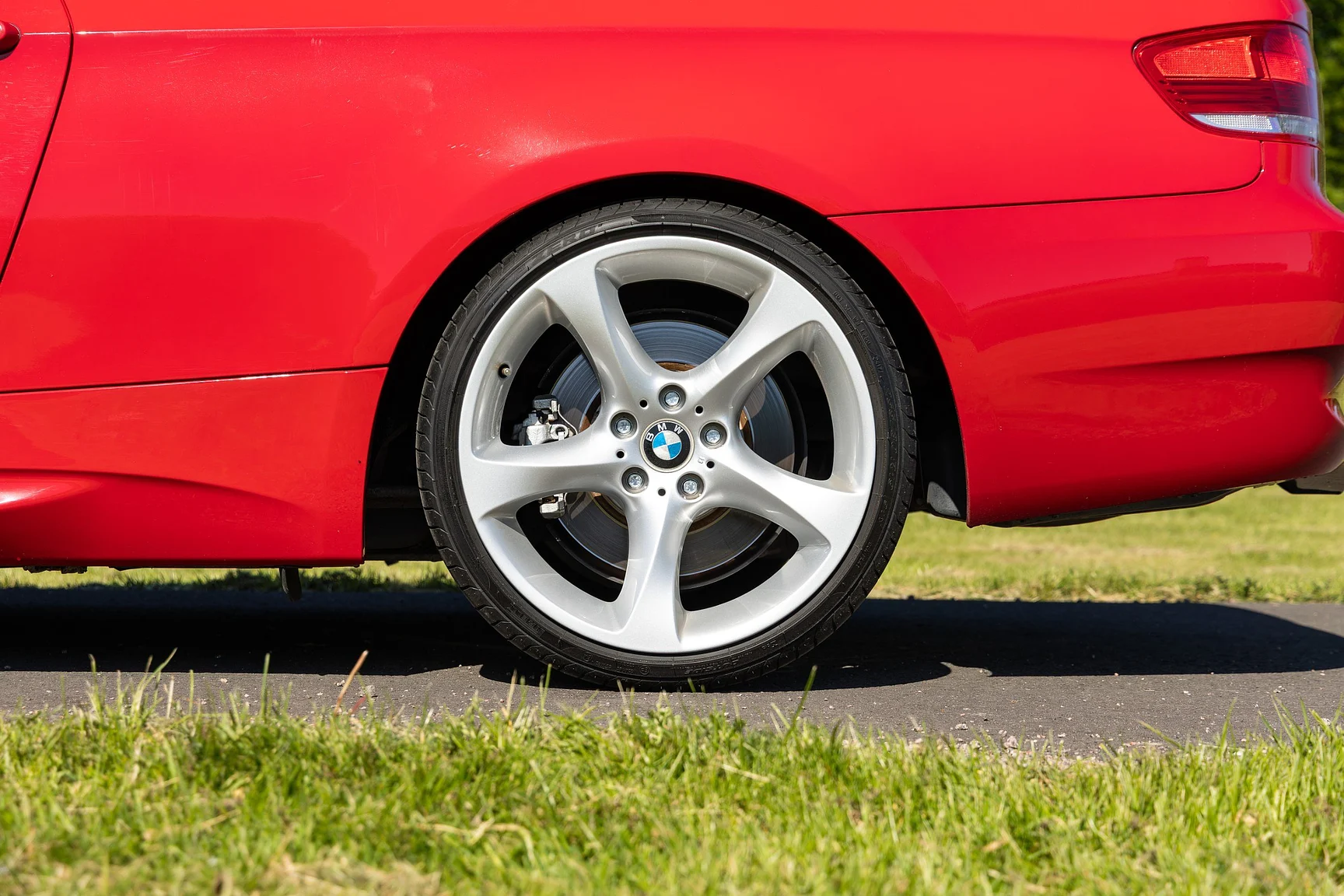 Aussenfoto 2007 BMW 335i Coupé (17)