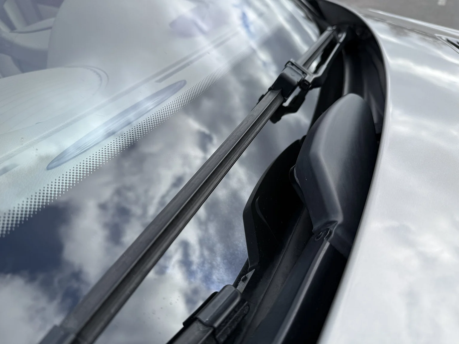 Exteriörbild på 2004 Mercedes-Benz E 500 7G-Tronic (23)