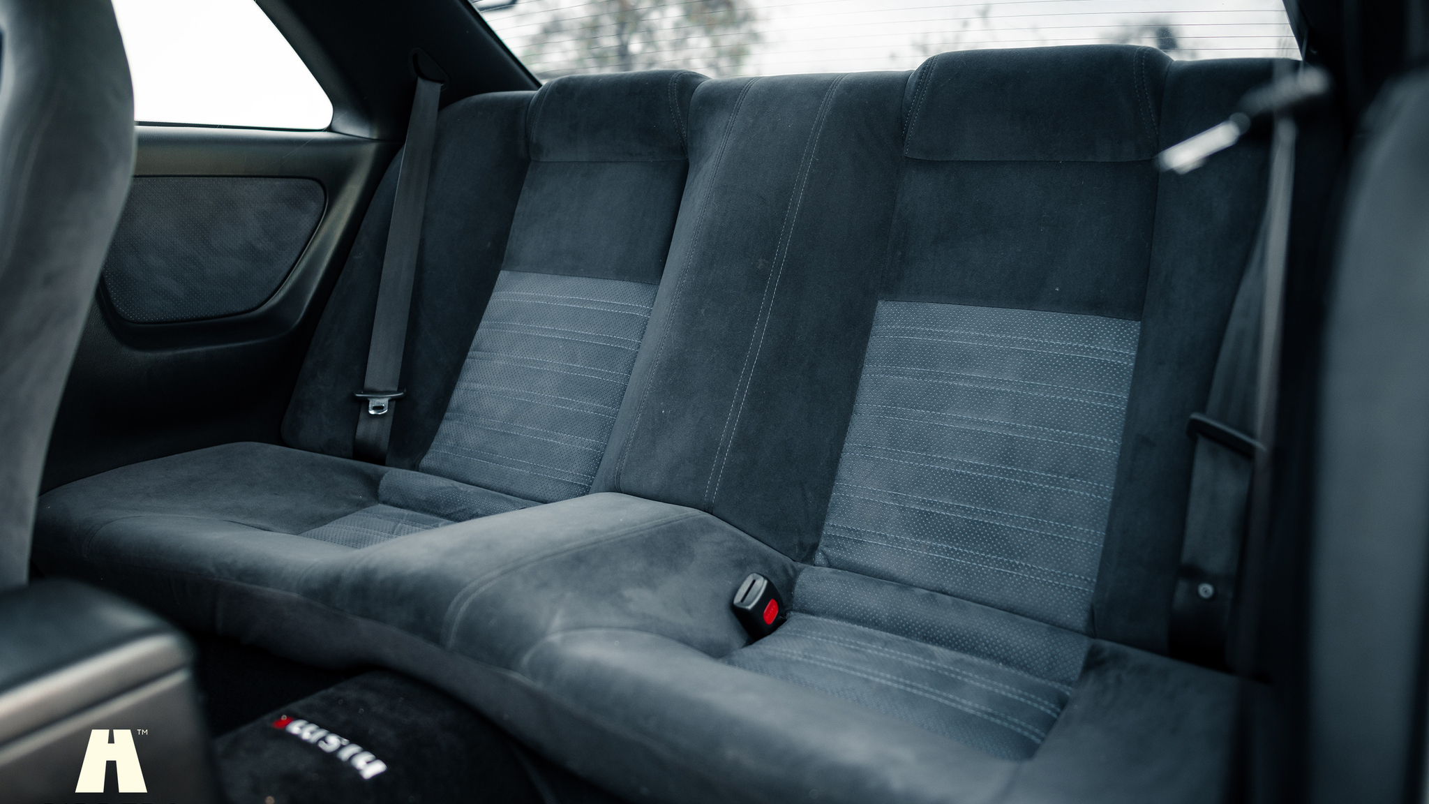 Interior image of 1996 Nissan Skyline R33 GT-R