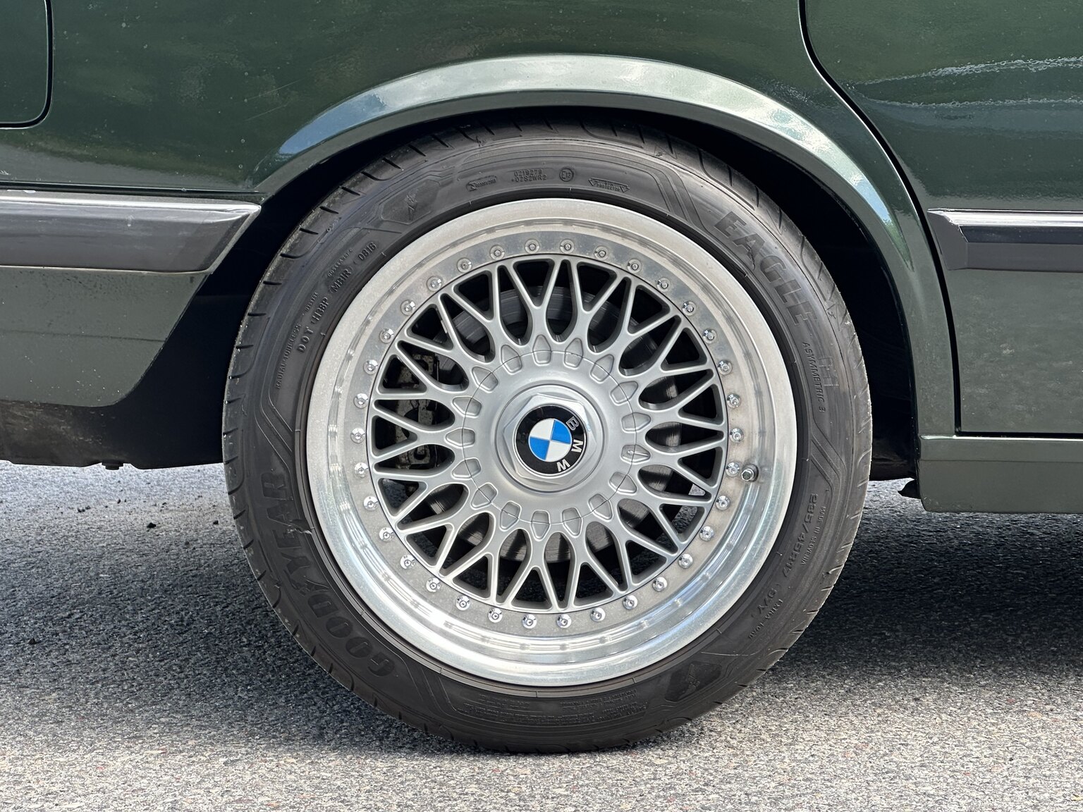 Exteriörbild på 1985 BMW 525E