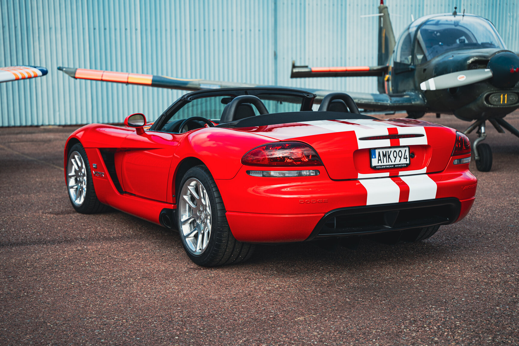 Exteriörbild på 2003 Dodge Viper SRT-10