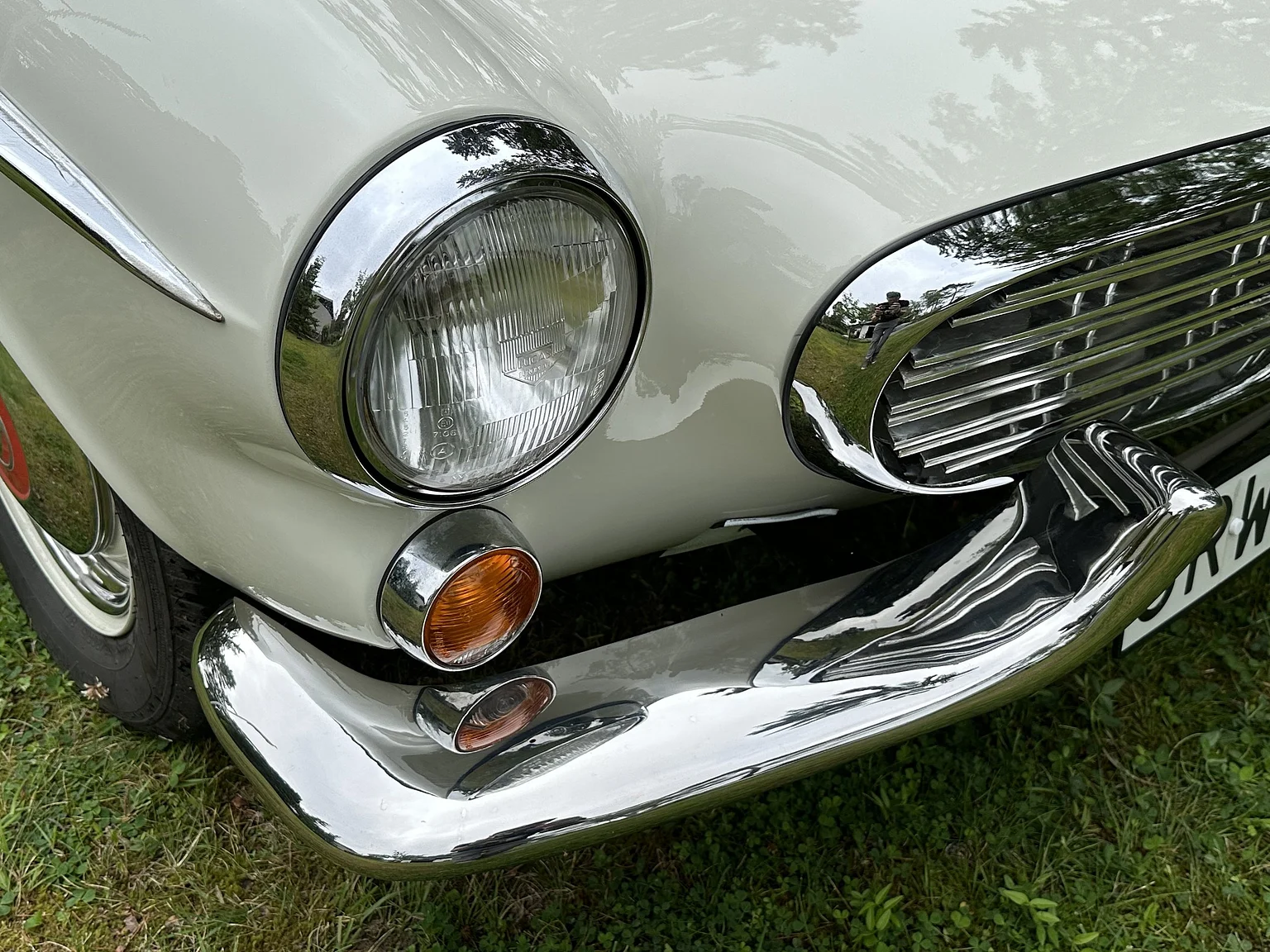 Exterior image of 1964 Volvo P1800S (5)