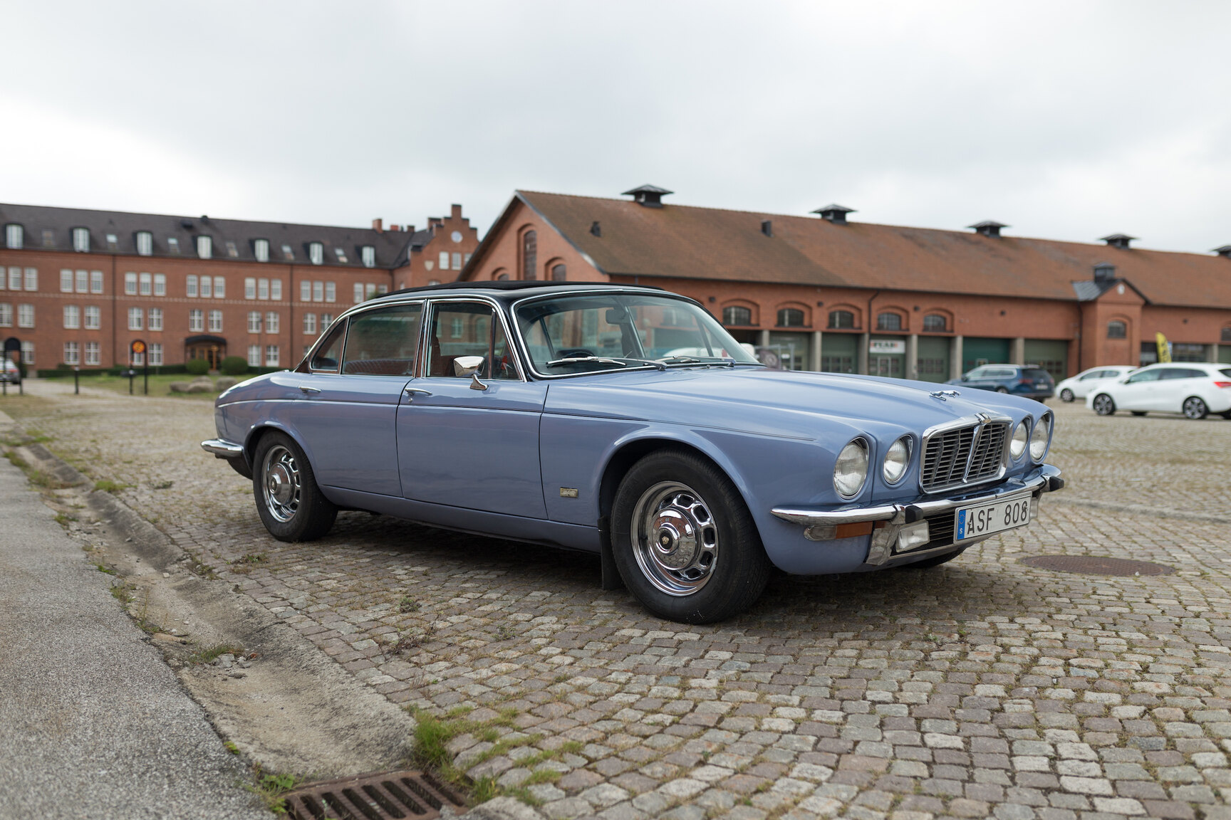 Aussenfoto 1975 JAGUAR XJ6  (10)