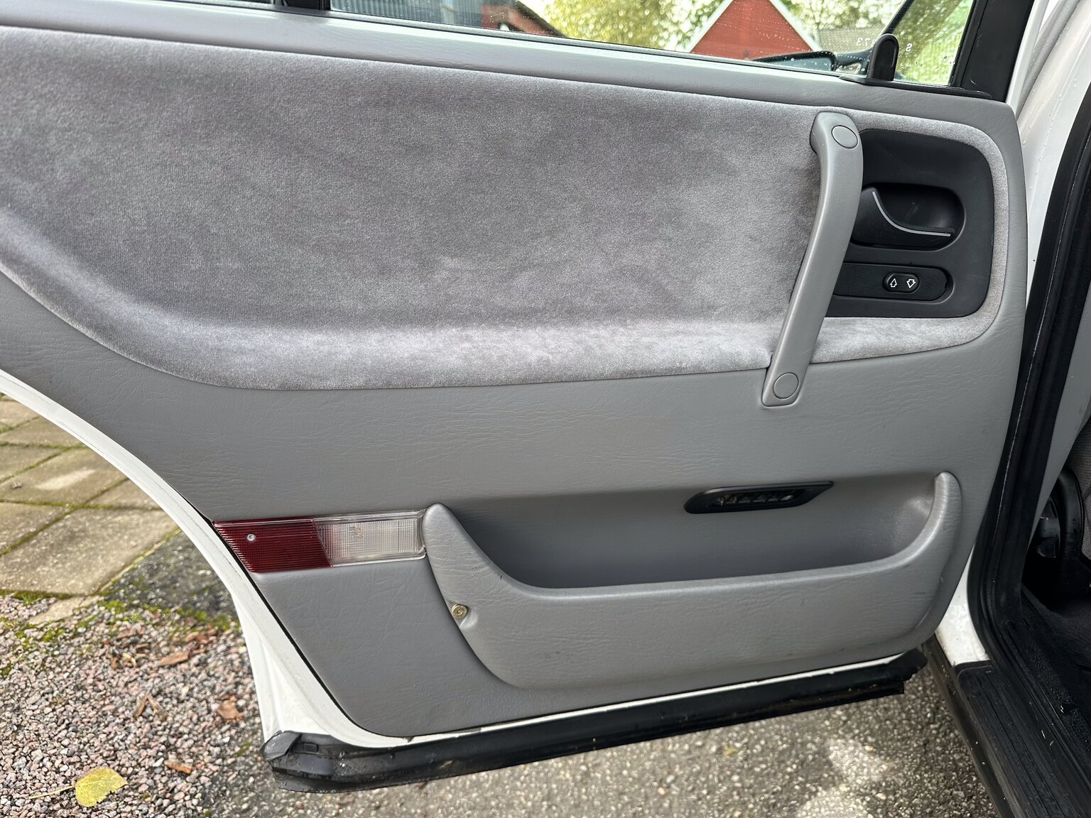 Interior image of 1996 SAAB 9000