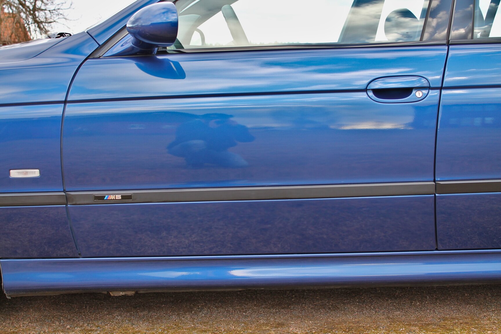Exterior image of 2003 BMW M5