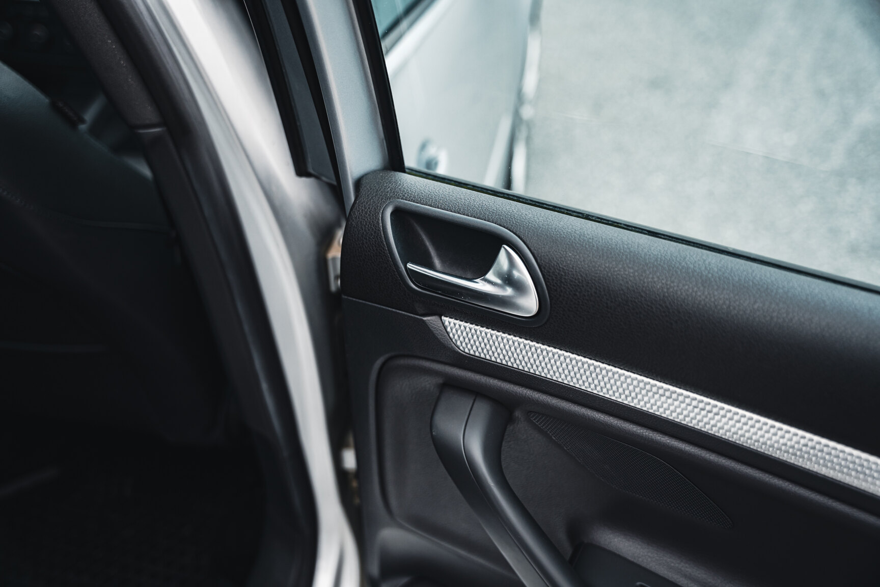 Innenraumfoto von 2007 Volkswagen Golf R32 (74)