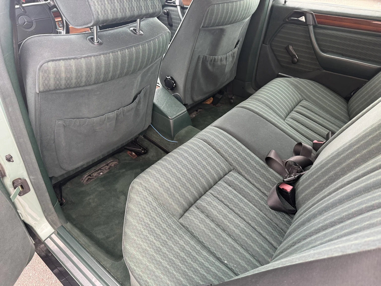 Innenraumfoto von 1991 Mercedes-Benz 300 E 4MATIC (22)