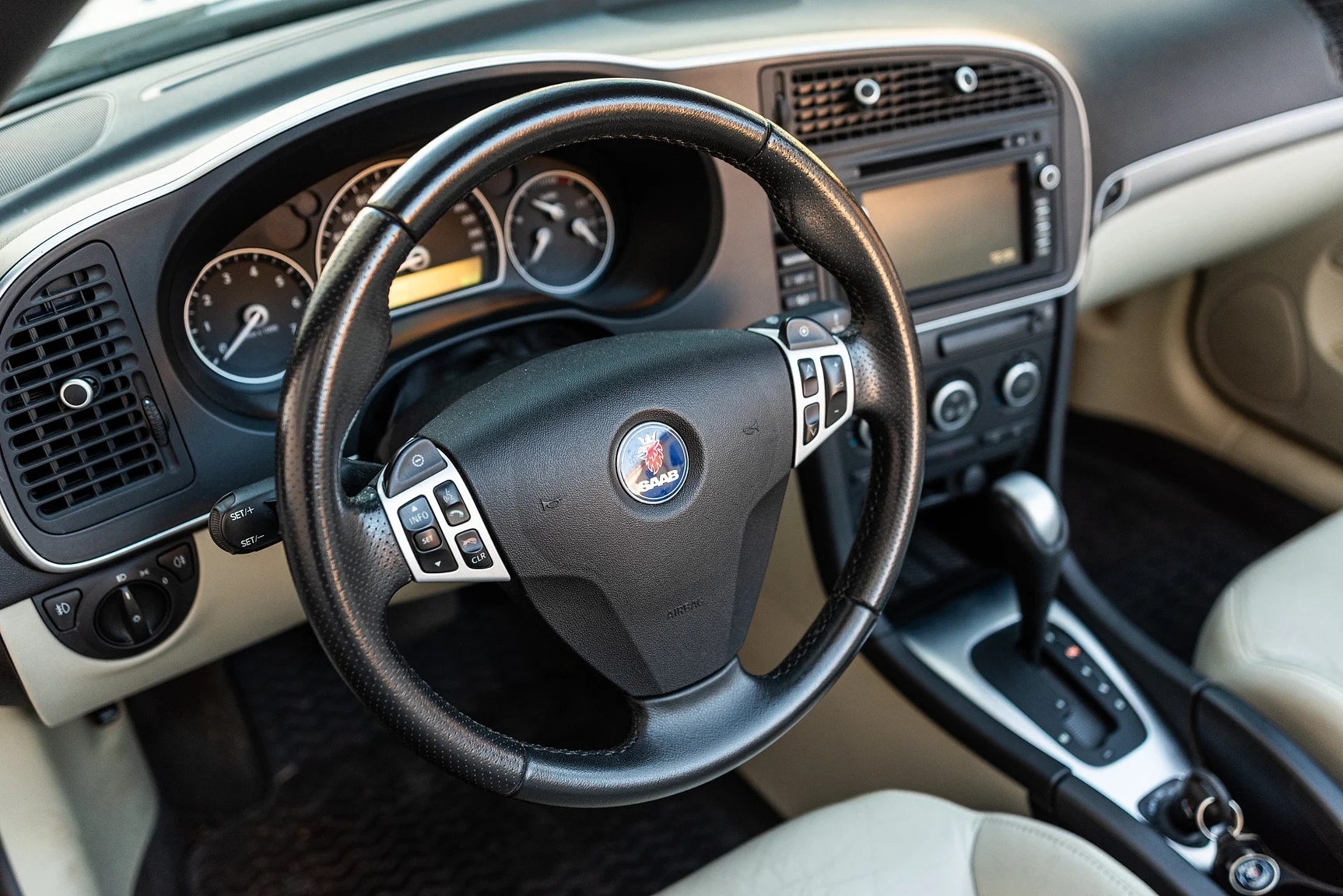 Interior image of 2008 SAAB 9-3 Vector 2.0T Cabriolet (24)