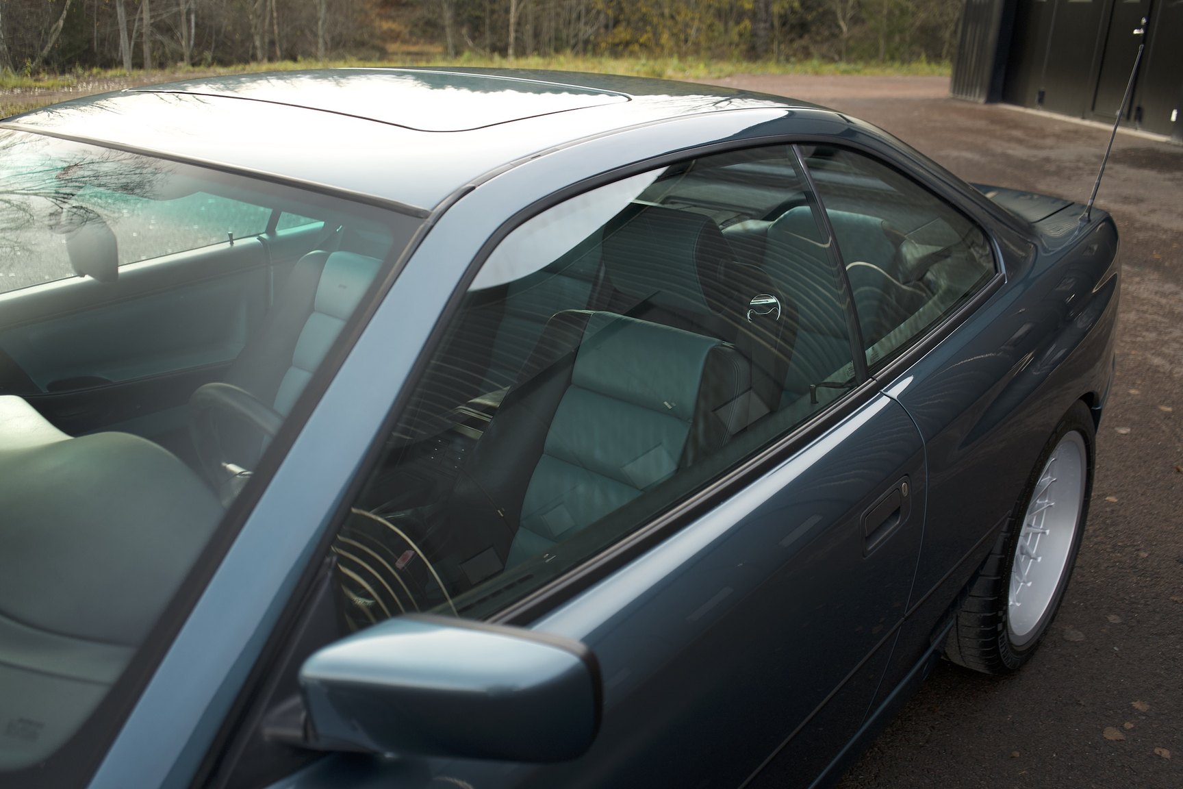 Exteriörbild på 1992 BMW 850i 6-speed manual - NO RESERVE