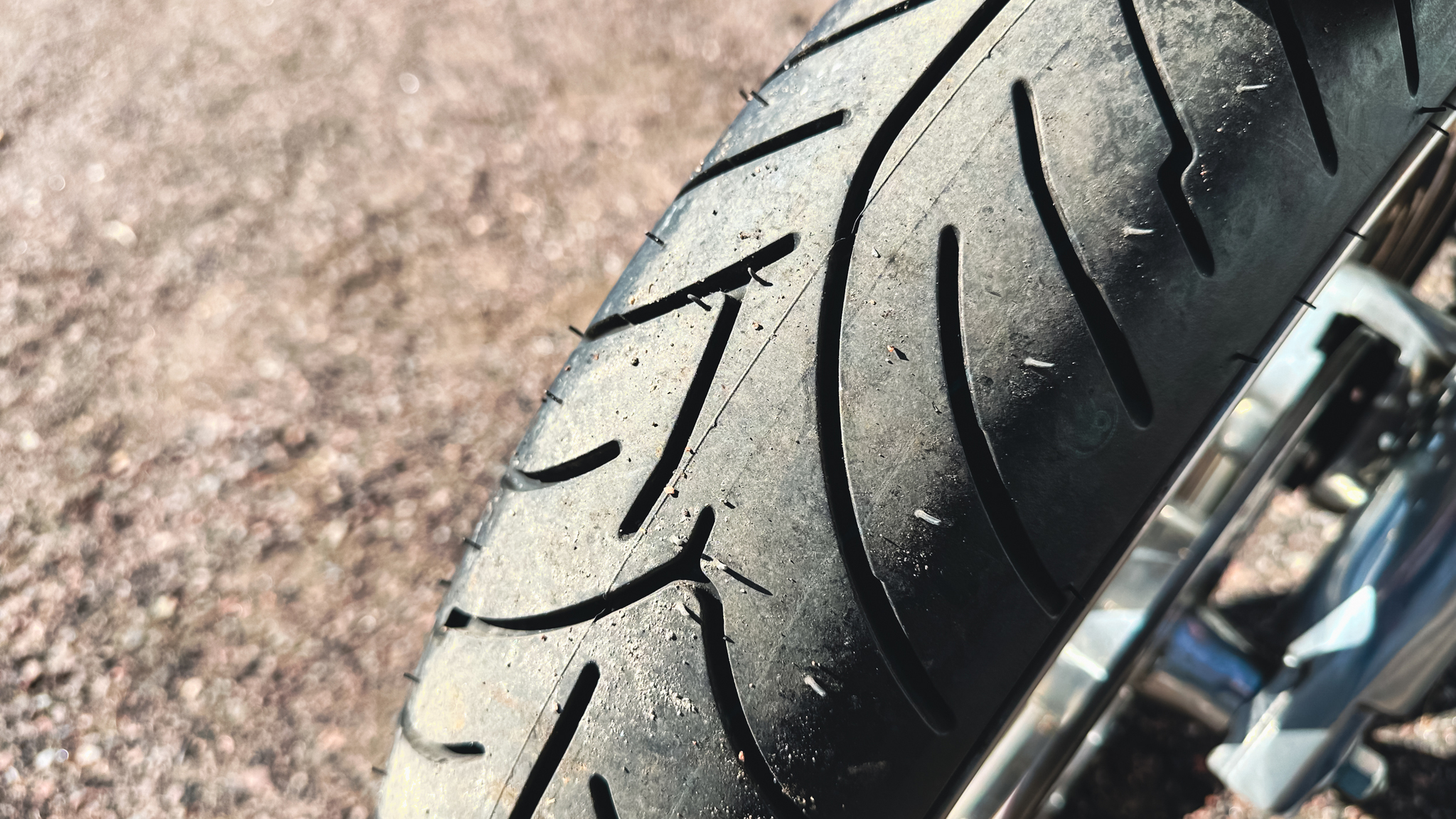 Exterior image of 2000 Harley-Davidson FXST Custom (28)