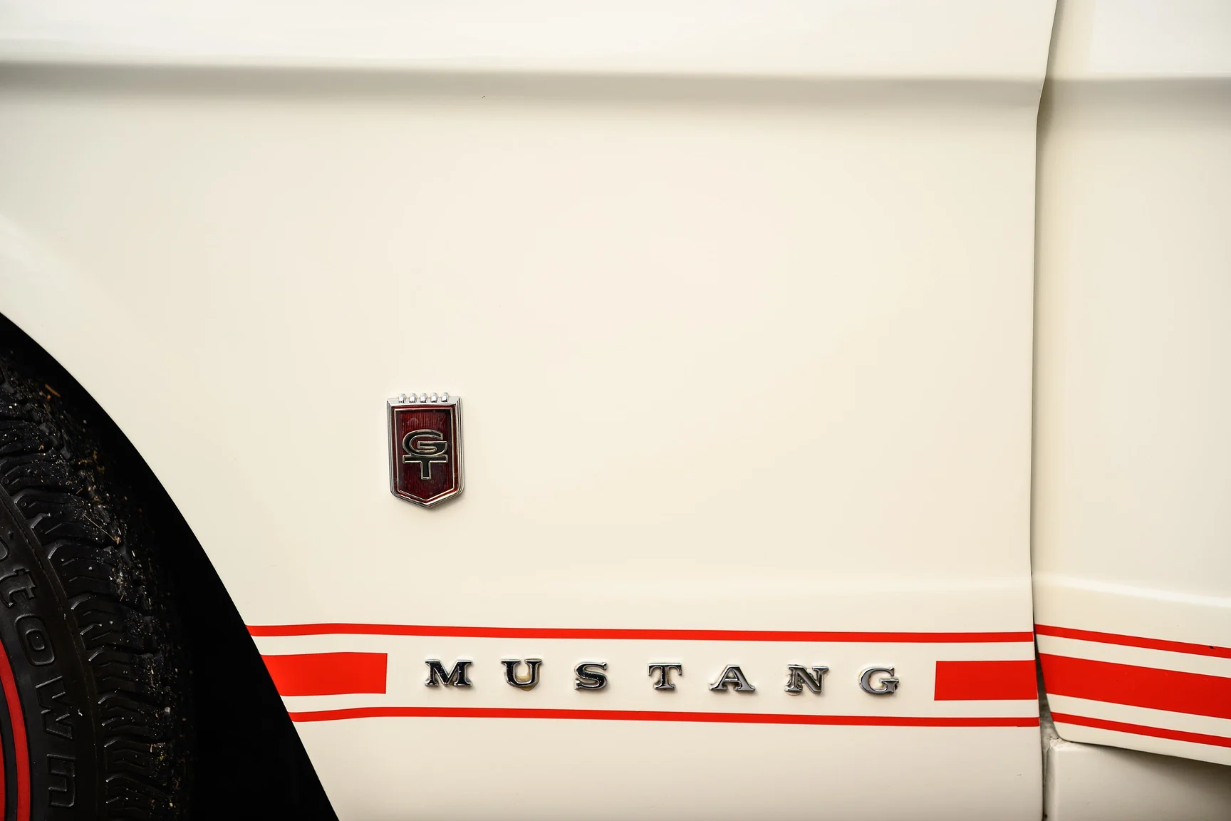 Exteriörbild på 1965 Ford Mustang GT Convertible (41)