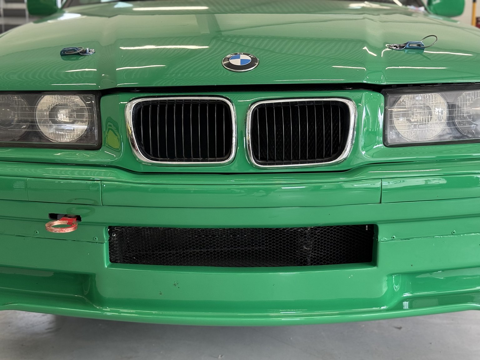 Exterior image of 1993 BMW E36 Super Touring