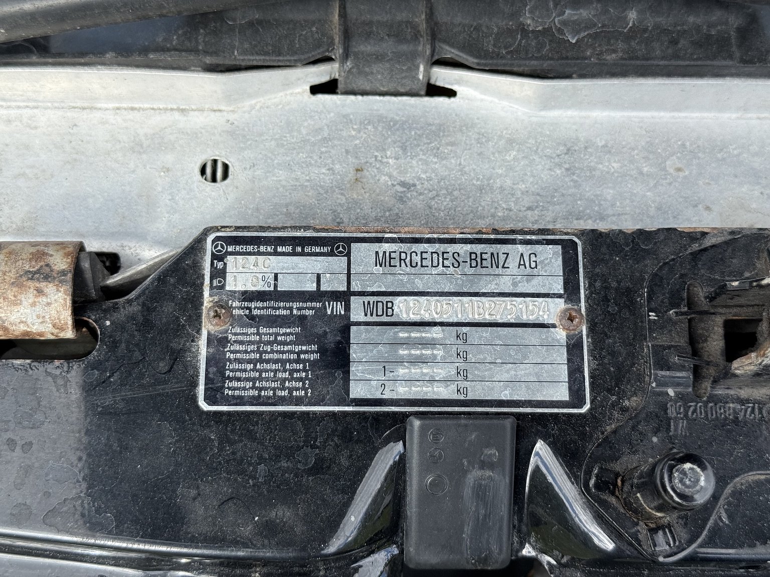 Image of 1990 Mercedes-Benz 300CE-24 mechanics