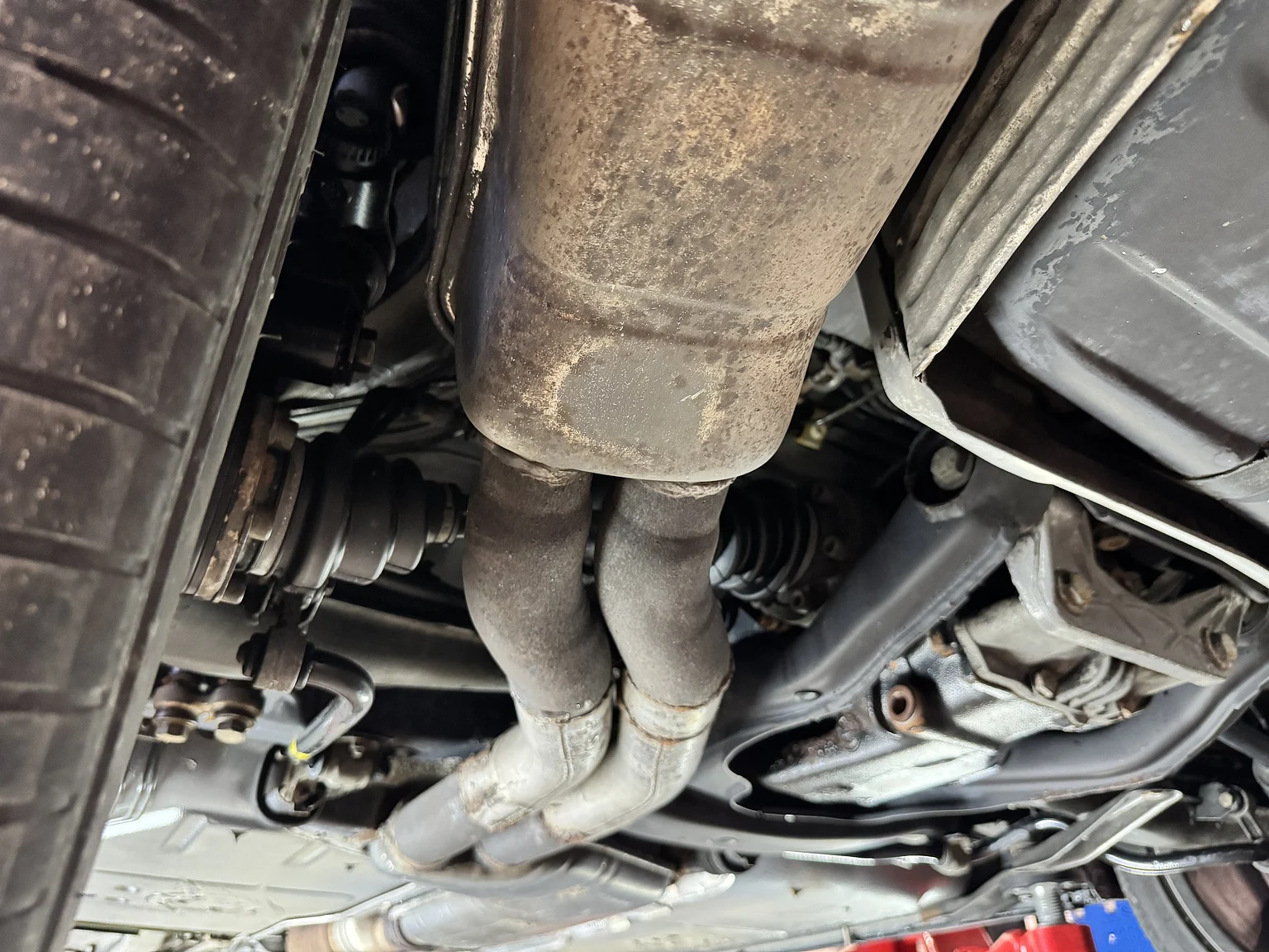 1993 BMW E34 M5 Touring  (55), Mekanik