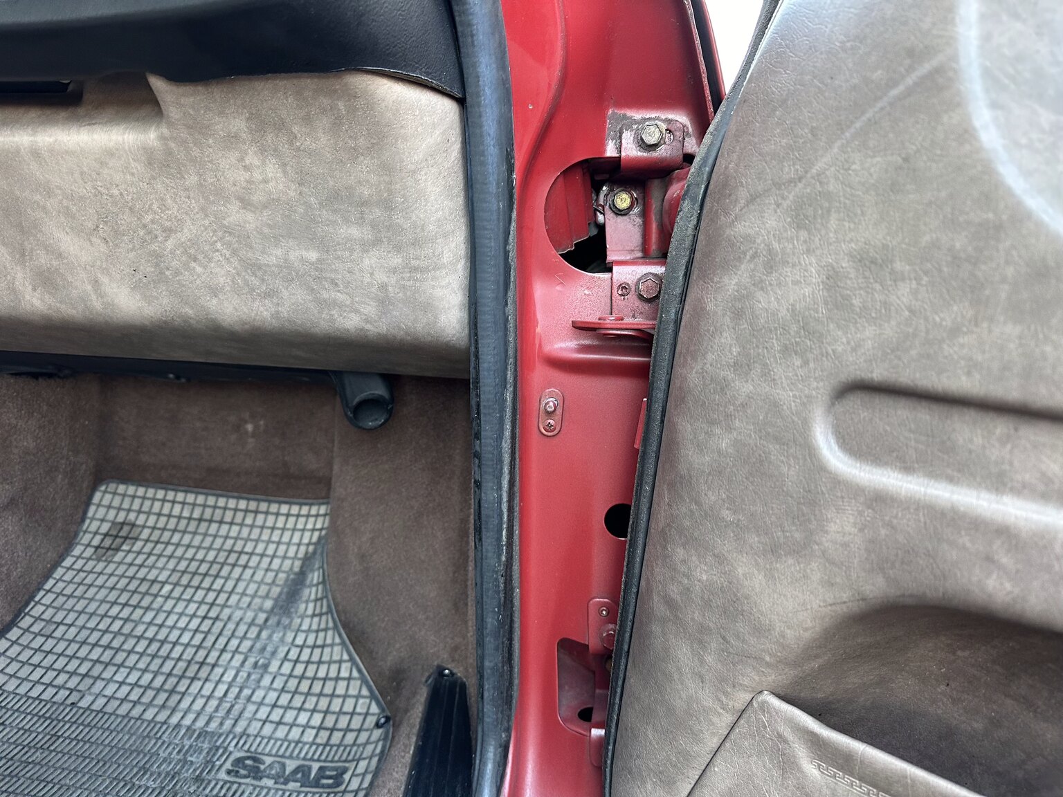 Interior image of 1984 Saab 900 GL