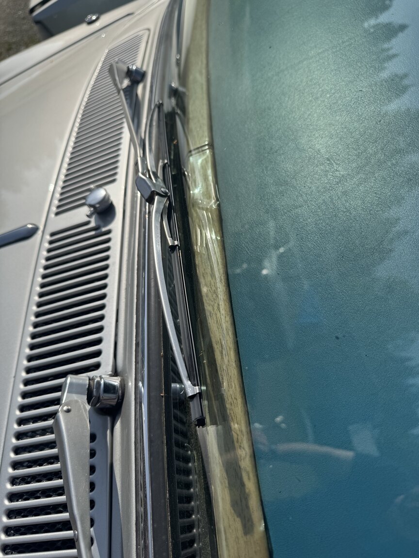 Exterior image of 1976 Rolls-Royce Silver Shadow