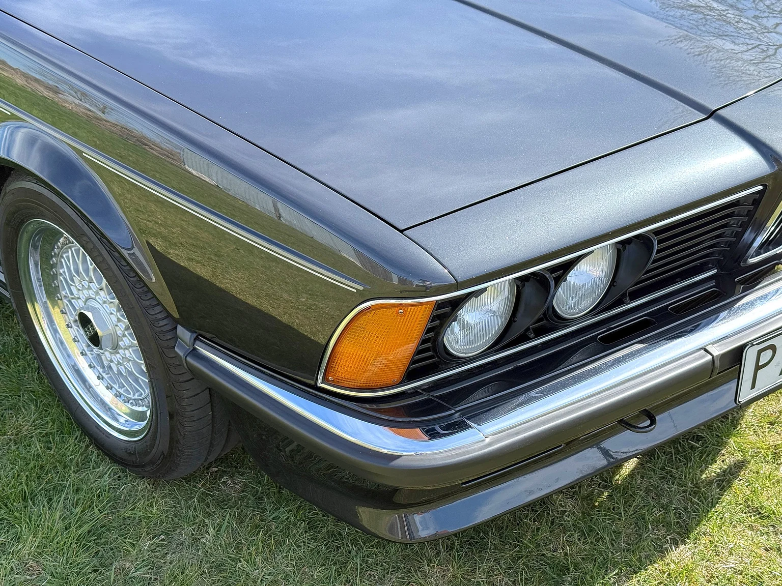 Exterior image of 1985 BMW 635 CSiA (E24) (22)