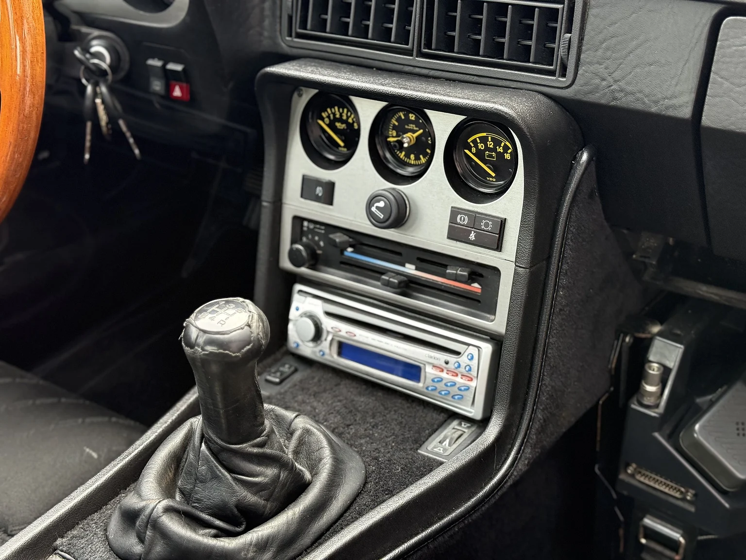 Innenraumfoto von 1984 Porsche 944 Targa (31)