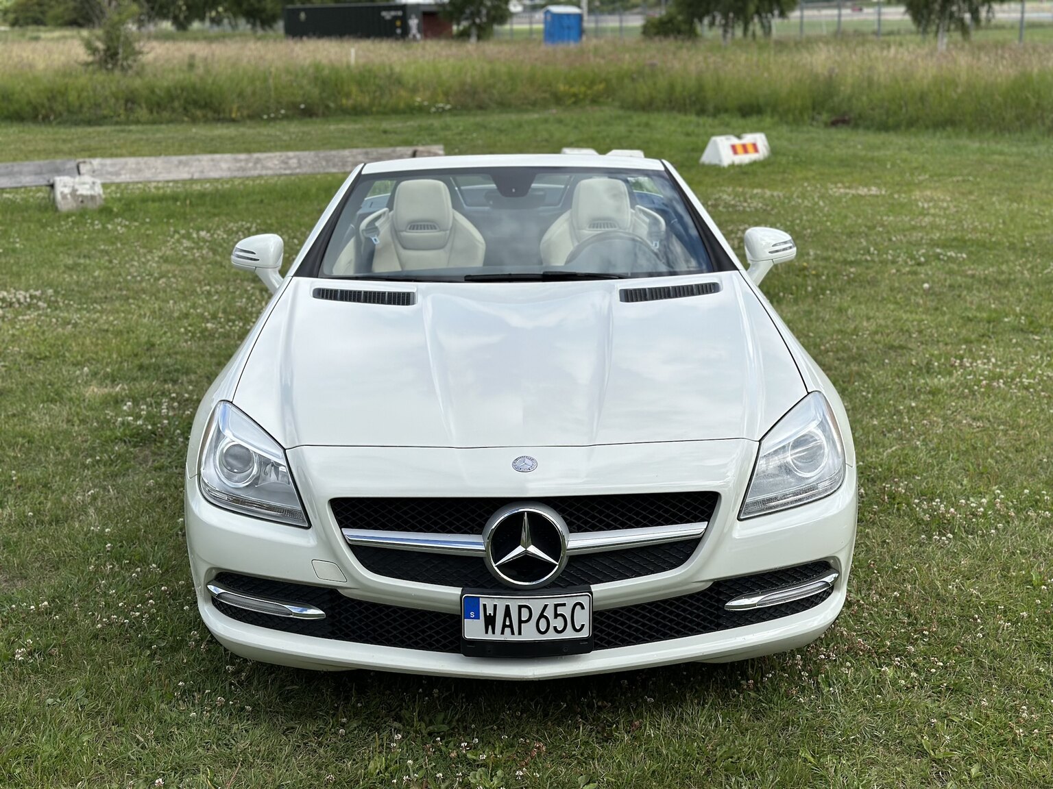 Exteriörbild på 2012 Mercedes-Benz SLK 350